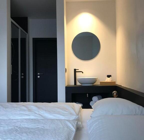 침실 2개 주택, Newstreet