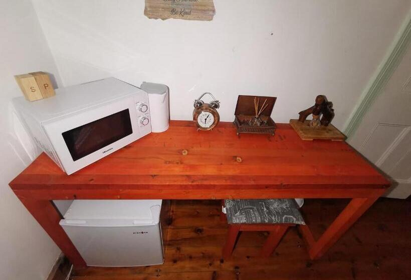 اتاق لوکس, The Beach Hide