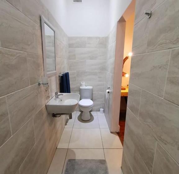 اتاق استاندارد, The Beach Hide