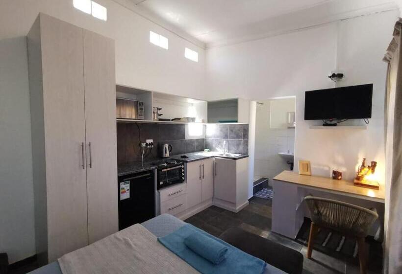 اتاق سوپریور, The Beach Hide