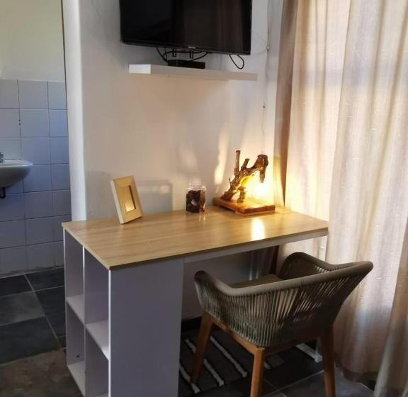 اتاق سوپریور, The Beach Hide