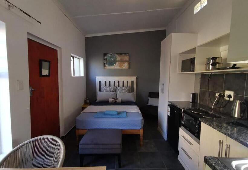 اتاق سوپریور, The Beach Hide