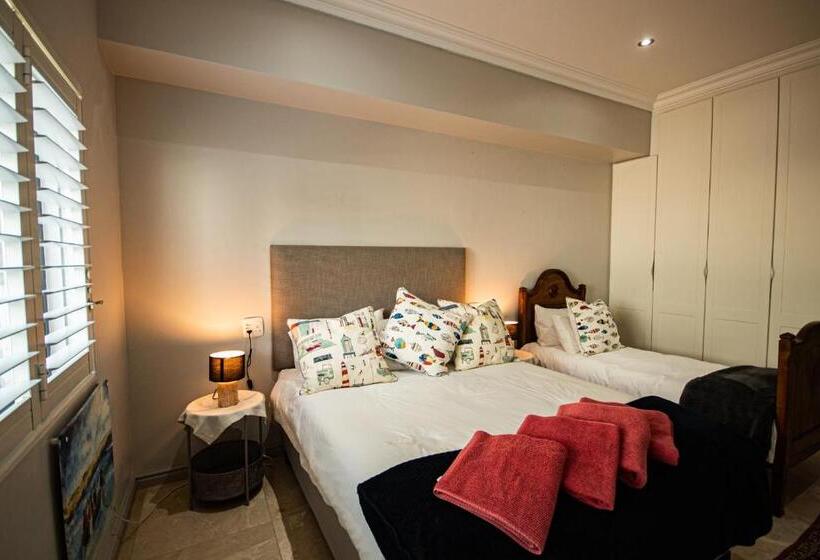 منزل غرفتين نوم, Walter’s Place