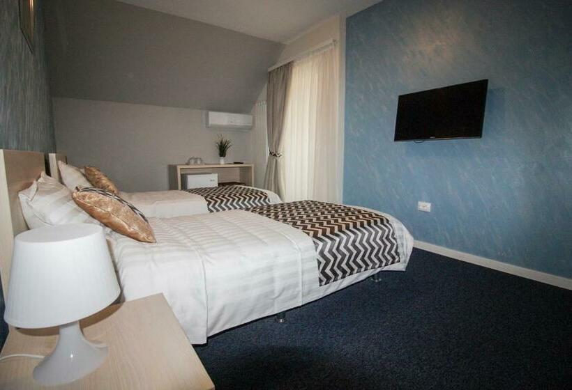 バルコニー付きスタンダードルーム, Pensiune Eden