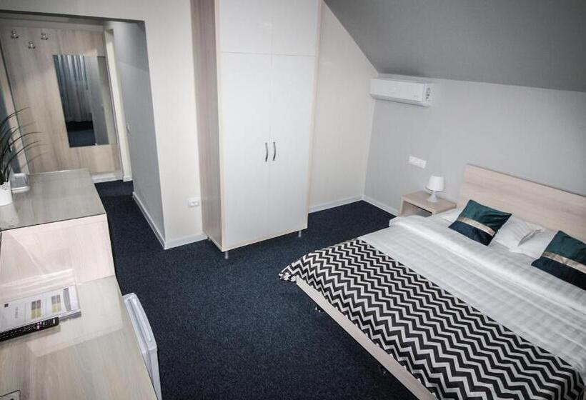 バルコニー付きデラックスルーム, Pensiune Eden