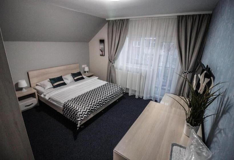 バルコニー付きデラックスルーム, Pensiune Eden