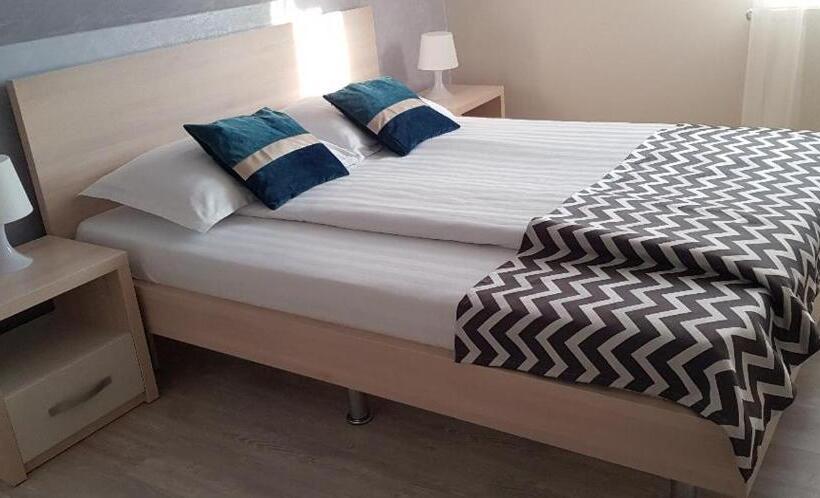 スタンダードルーム, Pensiune Eden