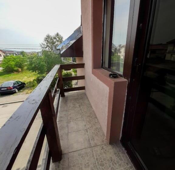 舒适三人间, Sport Hostel Cluj