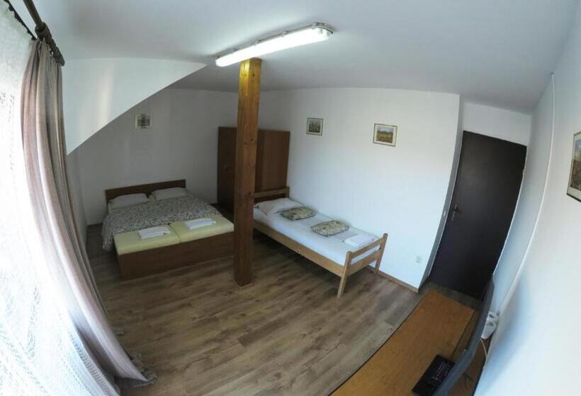 舒适三人间, Sport Hostel Cluj