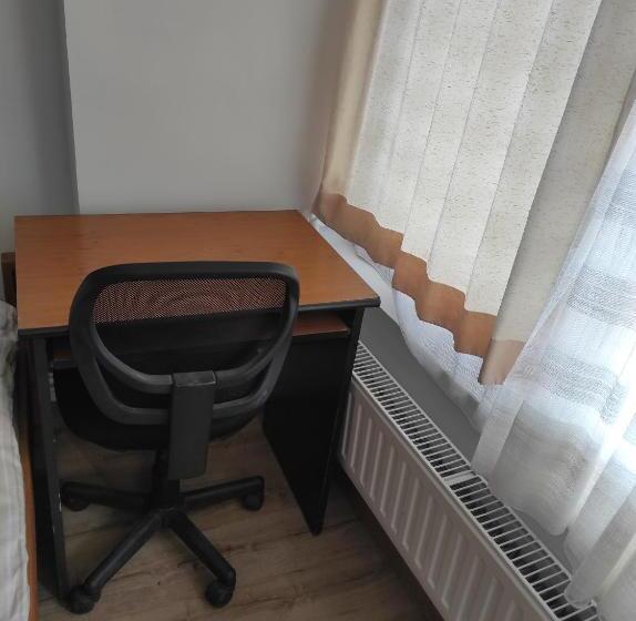 اتاق استاندارد یک نفره, Sport Hostel Cluj