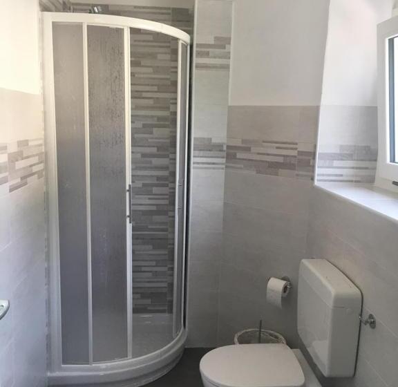 Номер Стандарт, B & B Pratopiano