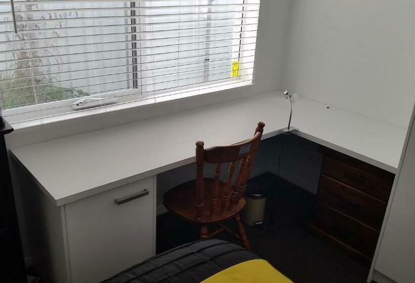 اتاق استاندارد, C Est La Vie