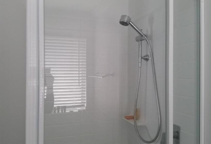 اتاق استاندارد, C Est La Vie