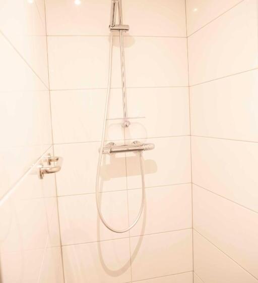 اتاق استاندارد, Ut Hen Hoes