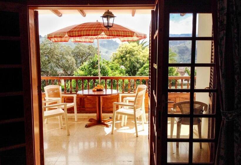 이코노미 쿼드러플룸(공용 화장실), Villa Santini