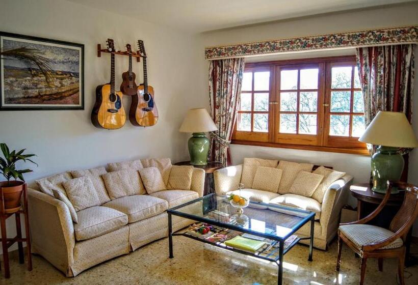 이코노미 쿼드러플룸(공용 화장실), Villa Santini