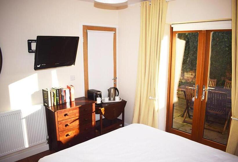 Номер Стандарт, Wings