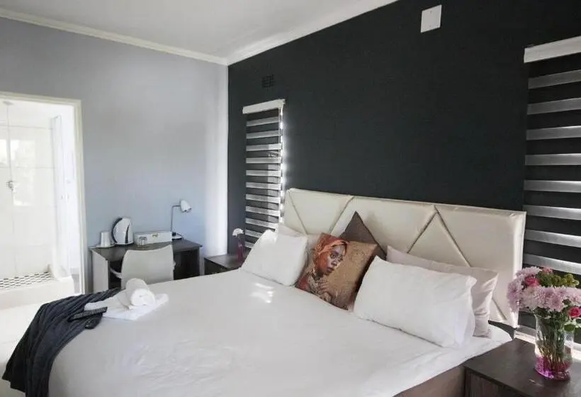 Deluxe Suite King Bed, 2 On Zk Matthews Guesthouse