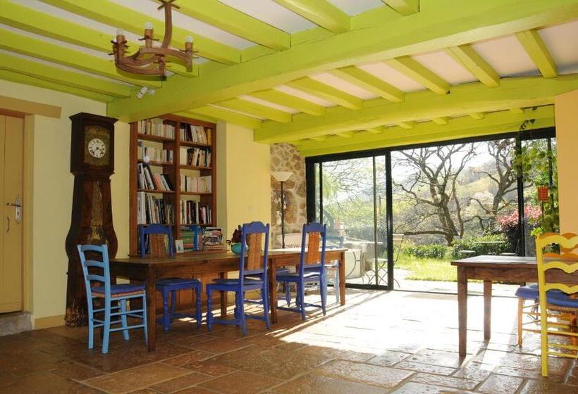 חדר דלוקס, Domaine Xixtaberri