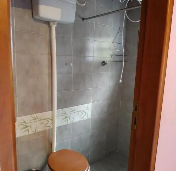 سوییت, Pousada Do Bar  Budo
