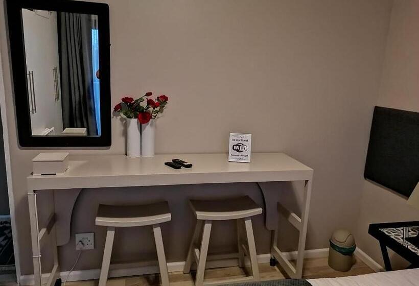 Стандартный Номер Кровать Кинг, Worcester The Karoo Guest Room