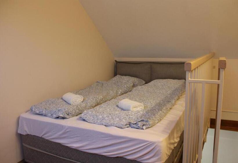 غرفة عائلية, Natúra Panzió&apartmanház