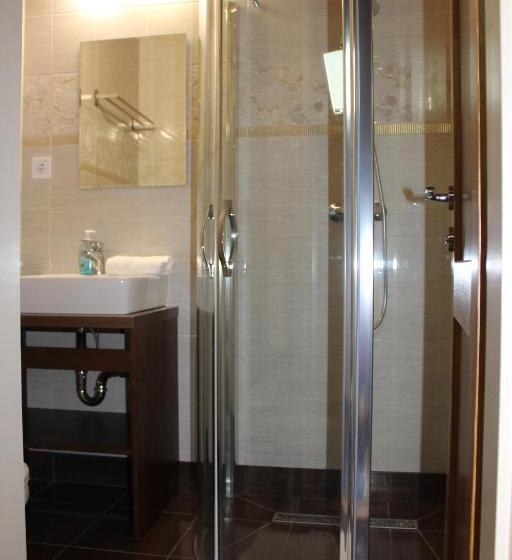 جناح عائلي, Natúra Panzió&apartmanház