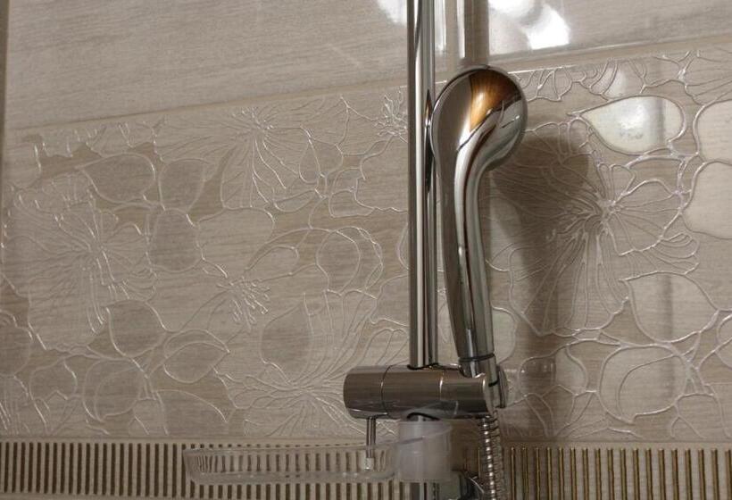 جناح عائلي, Natúra Panzió&apartmanház