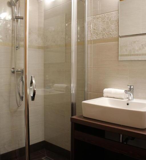 غرفة عائلية, Natúra Panzió&apartmanház