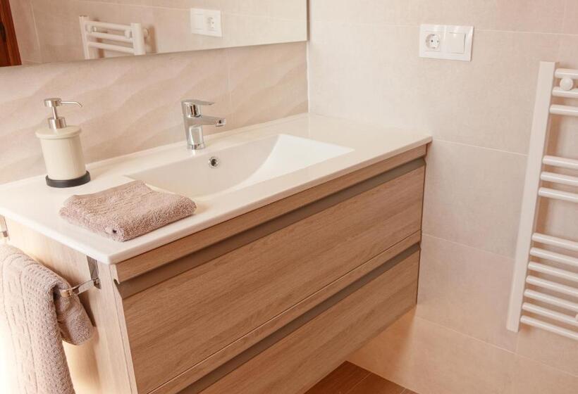 חדר סטנדרט נוף להרים, Casa Arts Guest Rooms