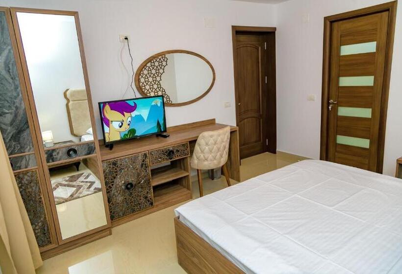 标准间, Summer Villa