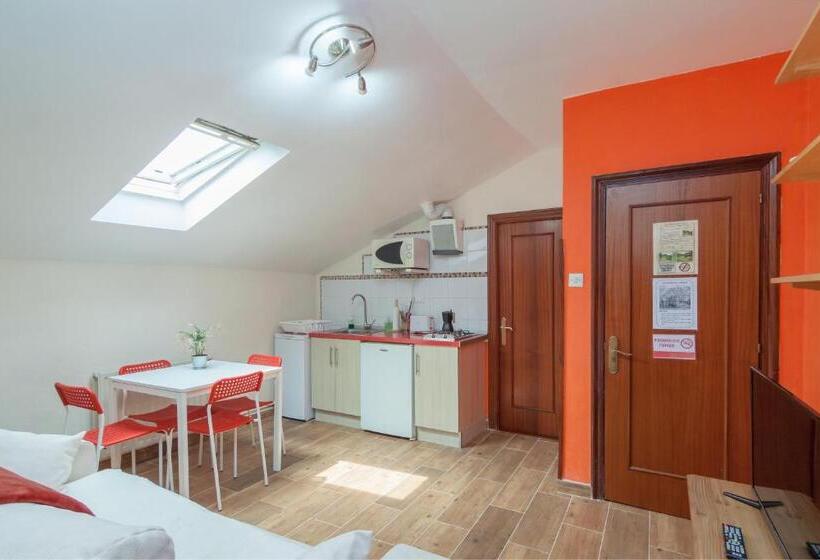 주니어 스위트, La Casa De Mamasita