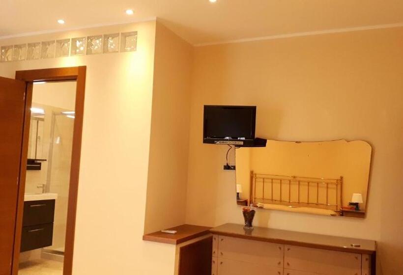 غرفة قياسية مزودة بتراس مطلة على الجبل, B&b Aurora