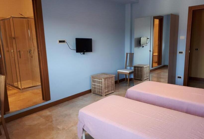 غرفة قياسية مزودة بتراس مطلة على الجبل, B&b Aurora