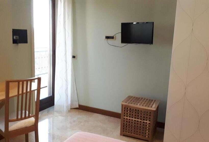 غرفة قياسية مزوَّدة بتراس, B&b Aurora