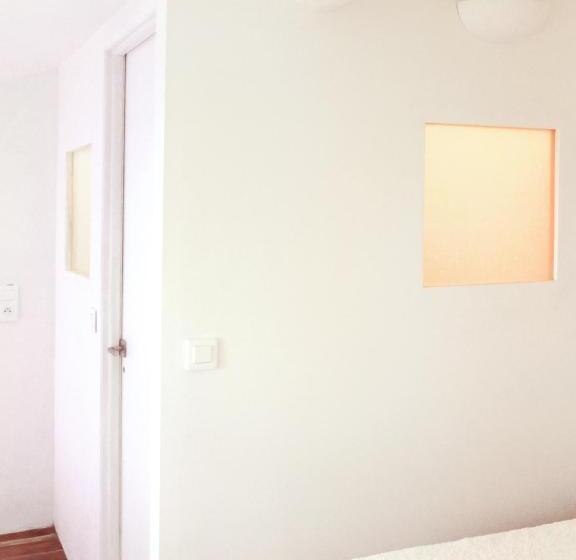 듀플렉스 스위트, La Maison Jaune