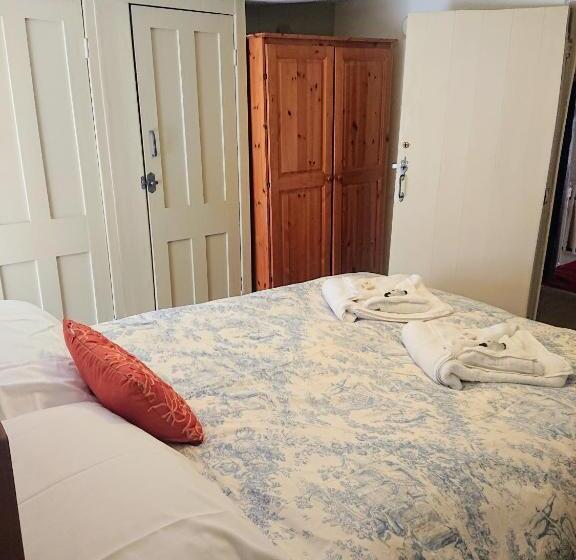 חדר סטנדרט חדר אמבטיה משותף, The Darlington