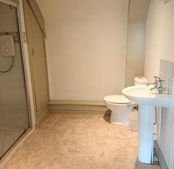 Camera Familiare Bagno Condiviso, The Darlington