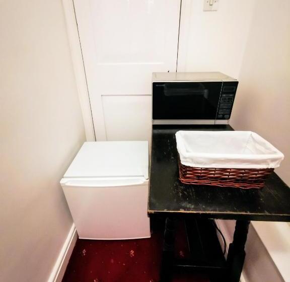 חדר דלוקס, The Darlington