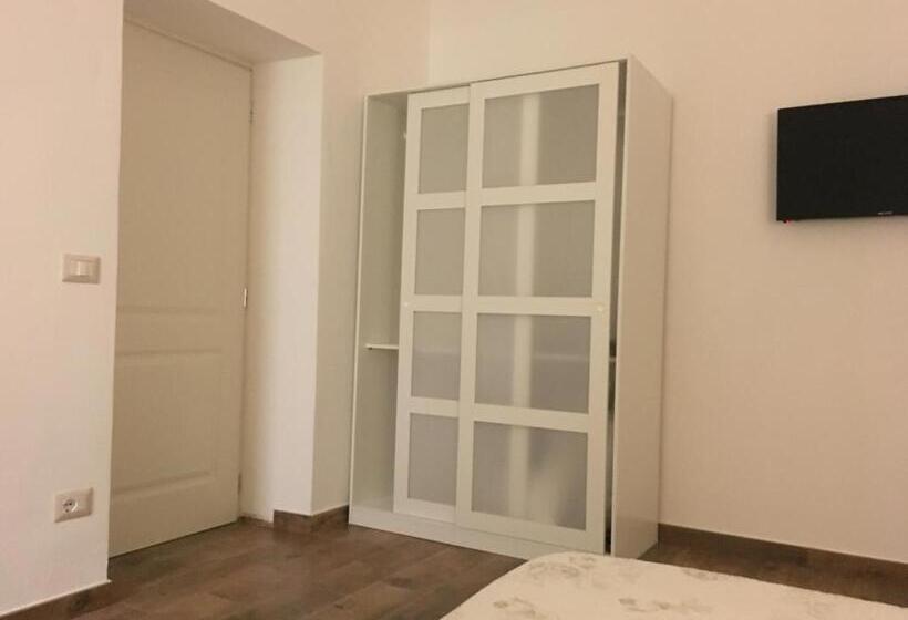 غرفة قياسية, L’acerba B&b