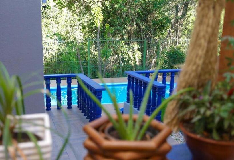 스탠다드 룸, Pequeno Paraíso