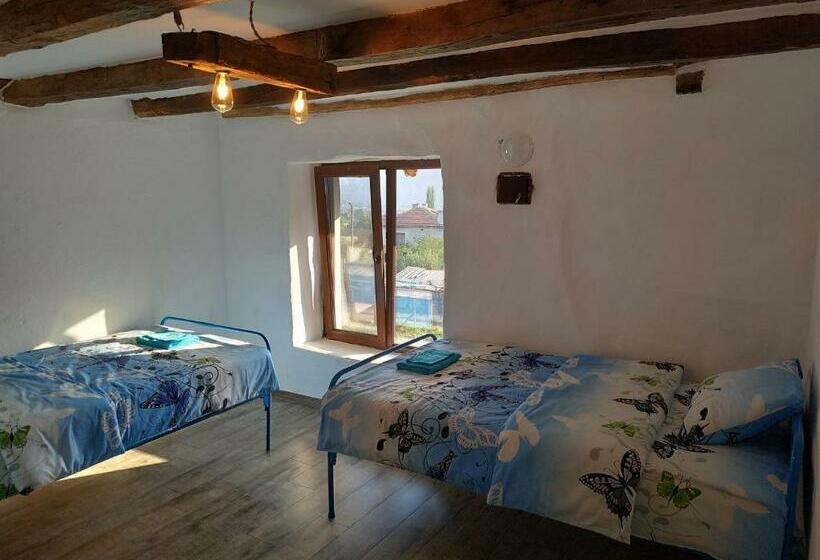 غرفة قياسية ذات إطلالة, The Old Nest