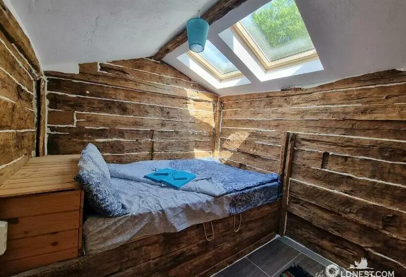 デラックスバンガロー, The Old Nest