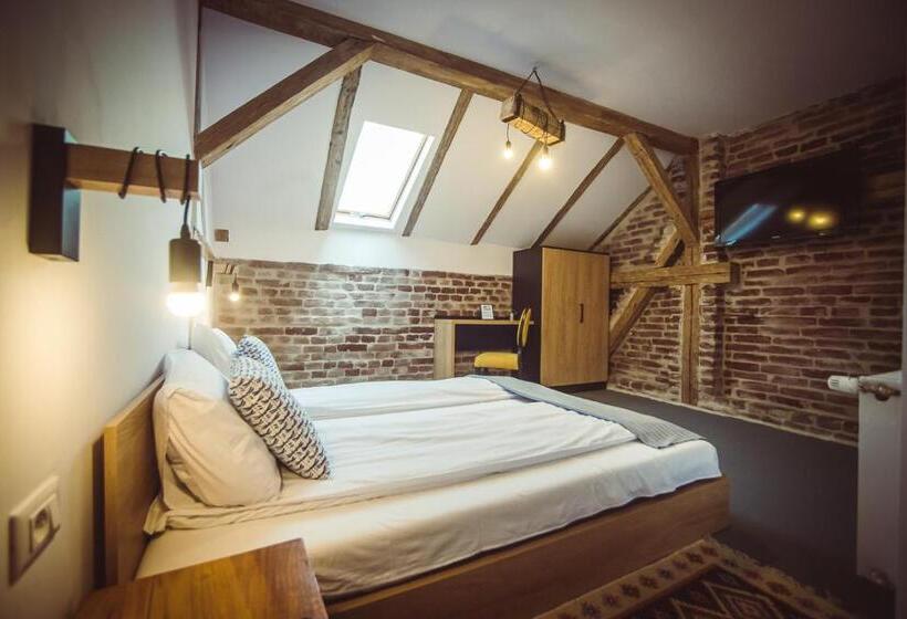 スタンダードルーム, Timhouse