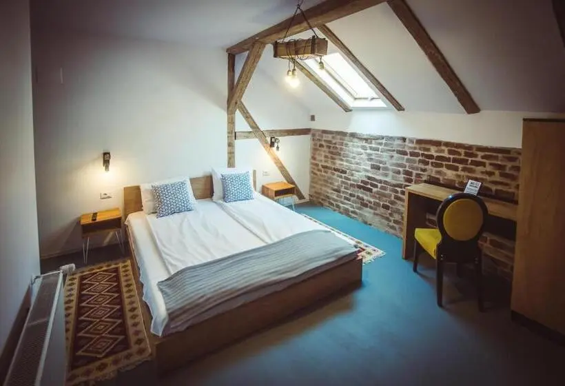 Habitació Estàndard, Timhouse