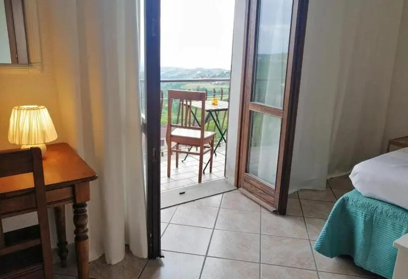 キングサイズベッドのデラックスルーム, Villa Belvedere Langhe