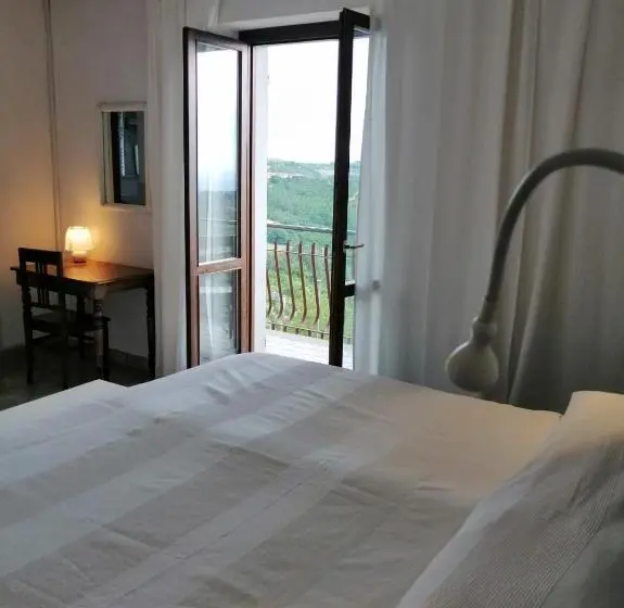 キングサイズベッドのデラックスルーム, Villa Belvedere Langhe
