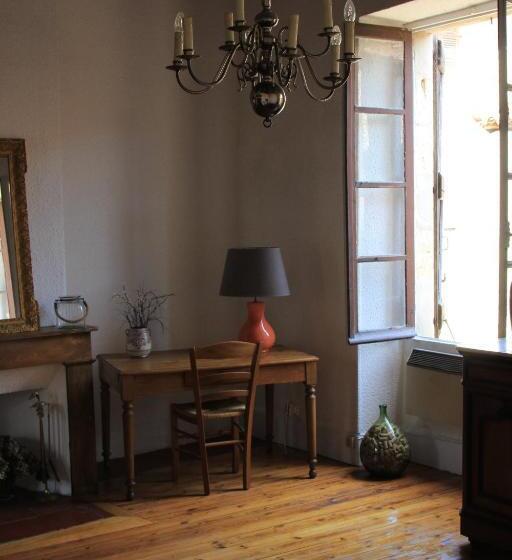 غرفة قياسية ثلاثية, Chambre Cozy Et Salon De 60 M2 Au Coeur De La Cité