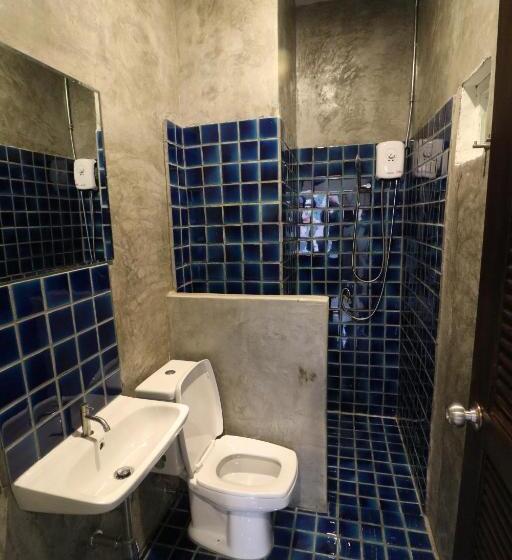 חדר דלוקס, Little Jasmine By The River