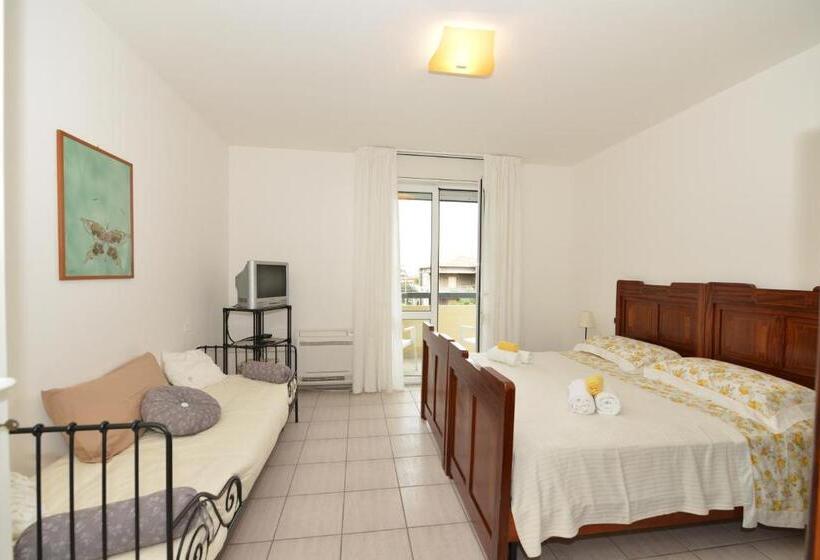 اتاق استاندارد سه تخته با بالکن, B&b La Casa Del Casale